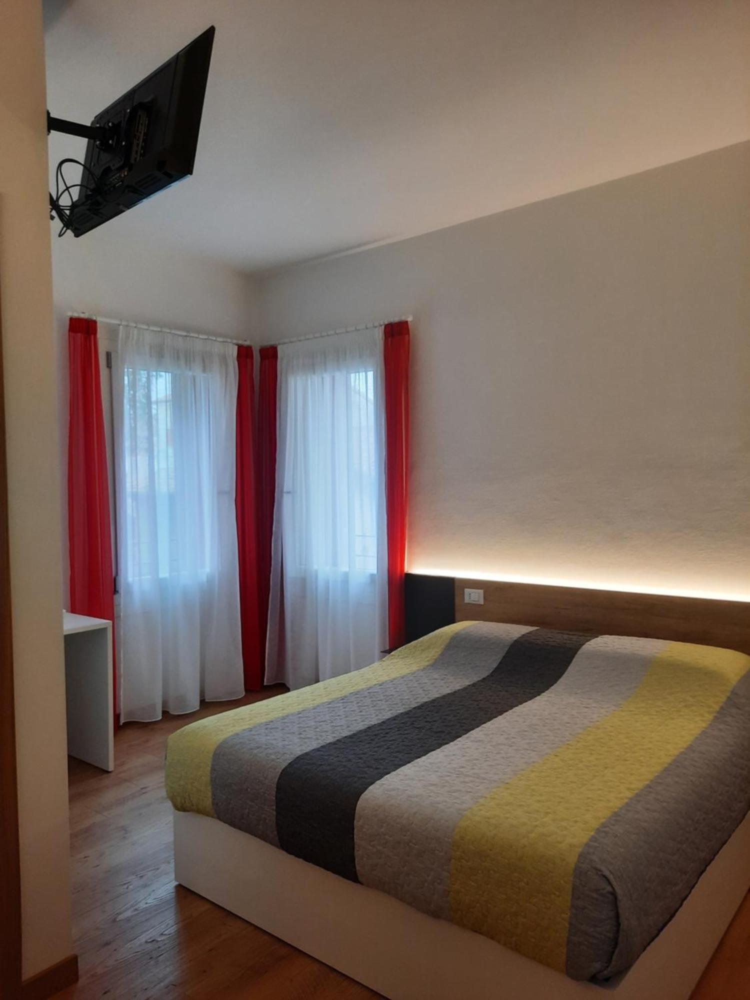 Villasveva Sernaglia della Battaglia Bagian luar foto